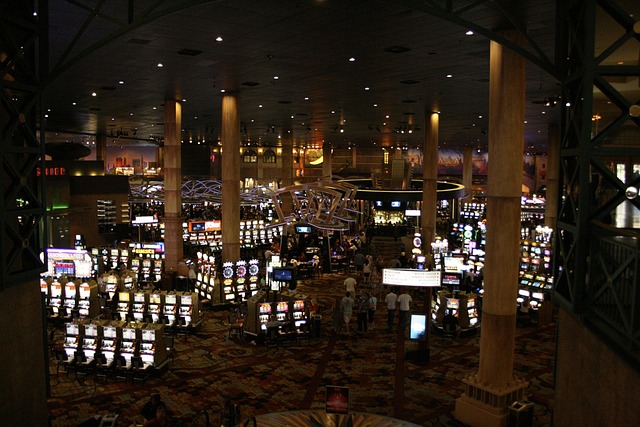 Danske casinoers historie: Fra spillehaller til digitale platforme